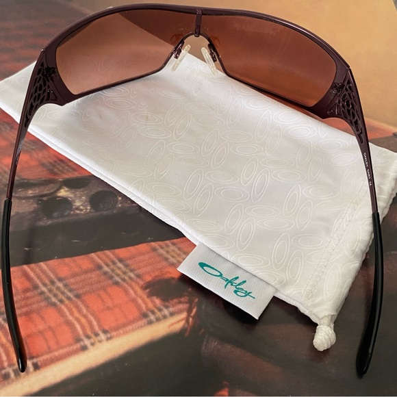 *SOLD* Oakley Dart Sunglasses Metal Frames Dark Amber Lenses + Case - Picture 5 of 8
